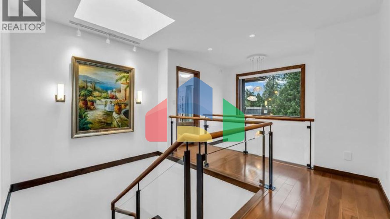 Residential - Single Family Home - West Vancouver, Canada - Canada