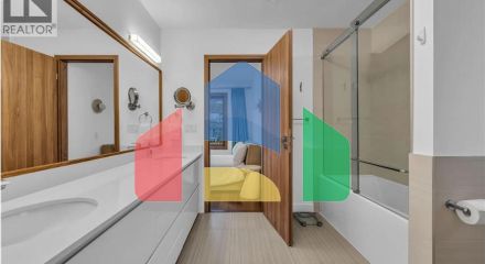 Residential - Single Family Home - West Vancouver, Canada - Canada