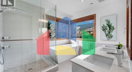 Residential - Single Family Home - West Vancouver, Canada - Canada