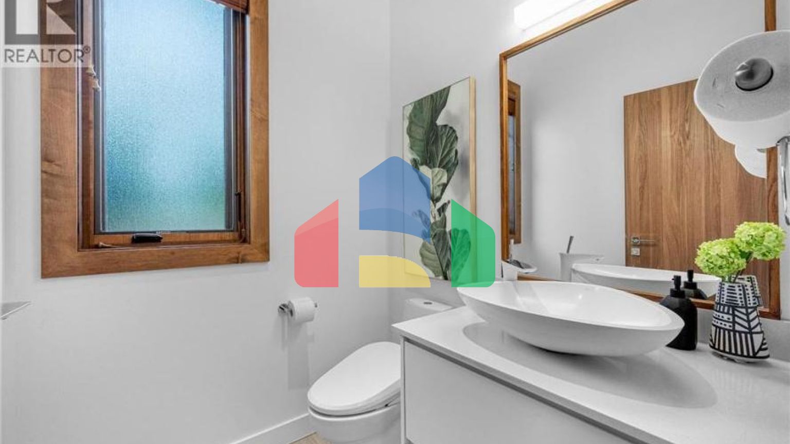 Residential - Single Family Home - West Vancouver, Canada - Canada