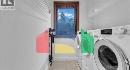 Residential - Single Family Home - West Vancouver, Canada - Canada