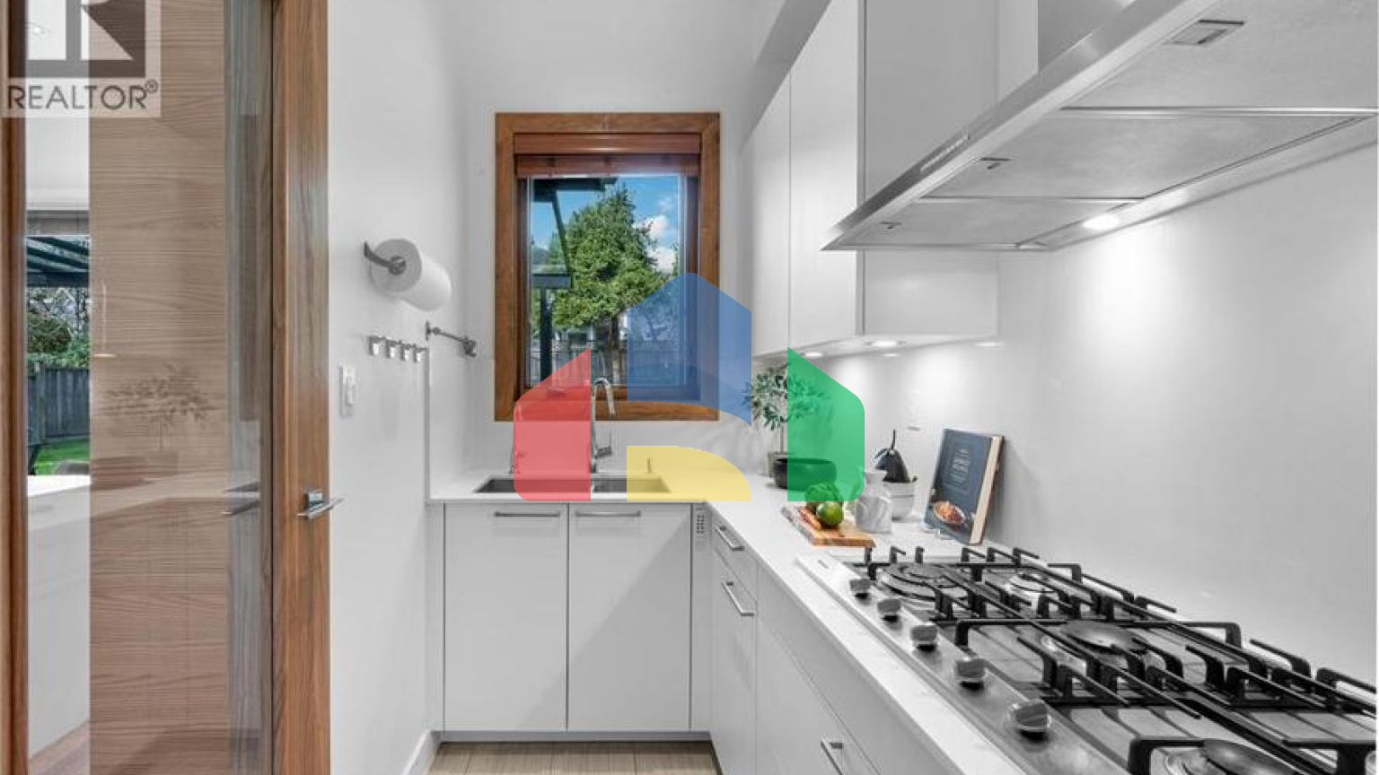 Residential - Single Family Home - West Vancouver, Canada - Canada