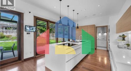 Residential - Single Family Home - West Vancouver, Canada - Canada