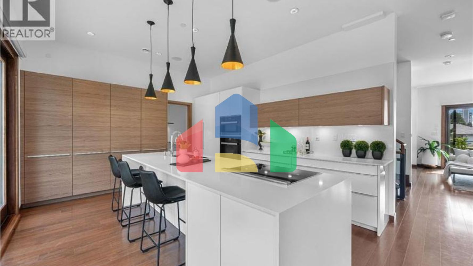 Residential - Single Family Home - West Vancouver, Canada - Canada