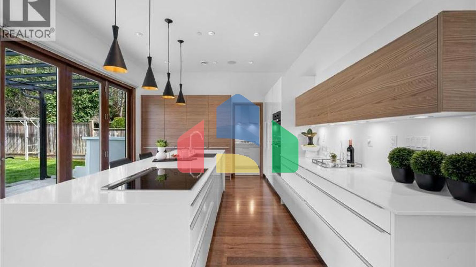 Residential - Single Family Home - West Vancouver, Canada - Canada