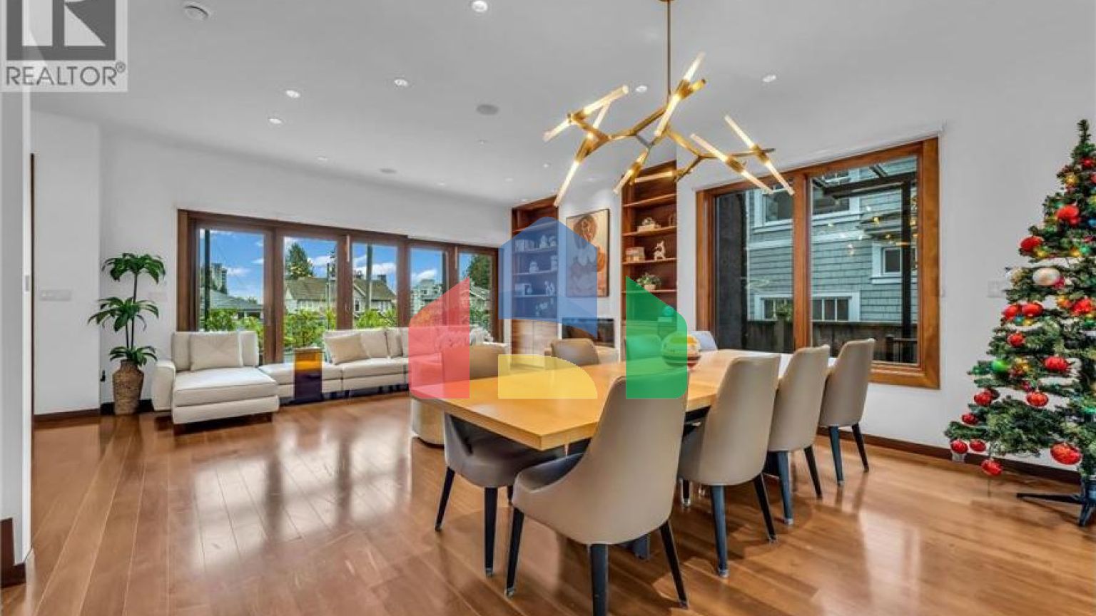 Residential - Single Family Home - West Vancouver, Canada - Canada