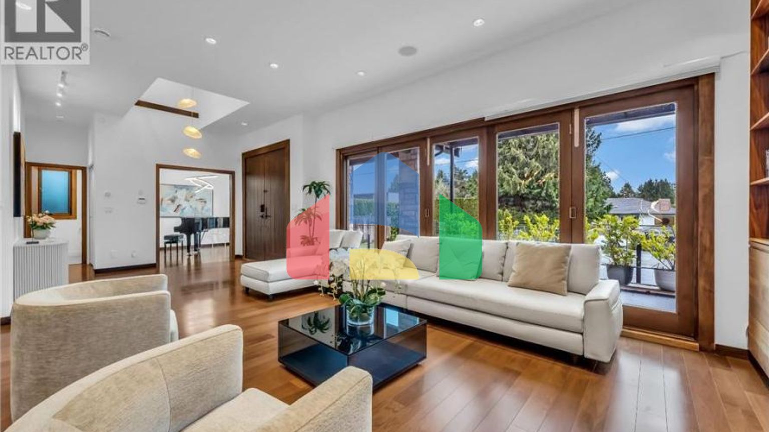 Residential - Single Family Home - West Vancouver, Canada - Canada