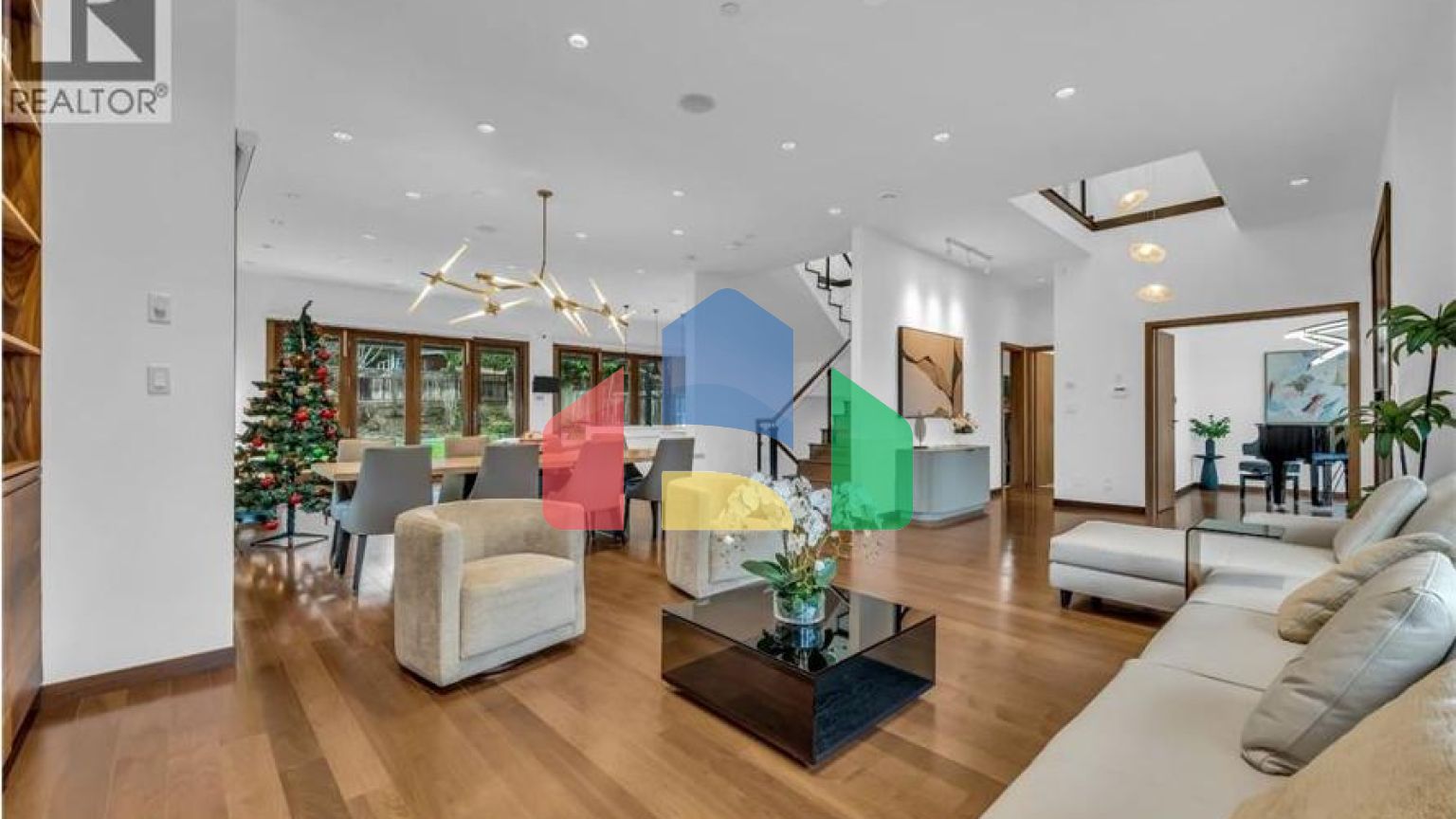 Residential - Single Family Home - West Vancouver, Canada - Canada