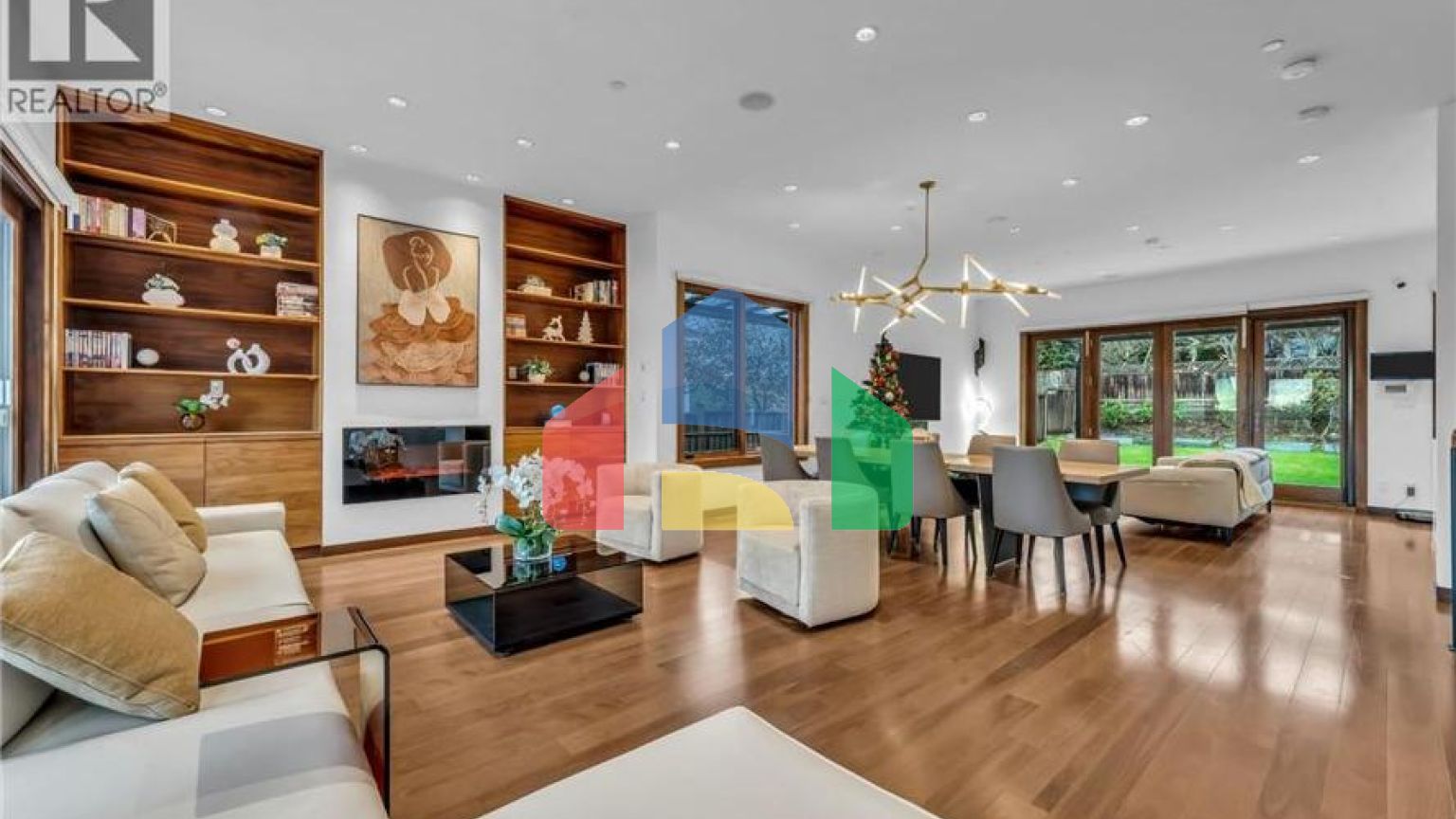 Residential - Single Family Home - West Vancouver, Canada - Canada