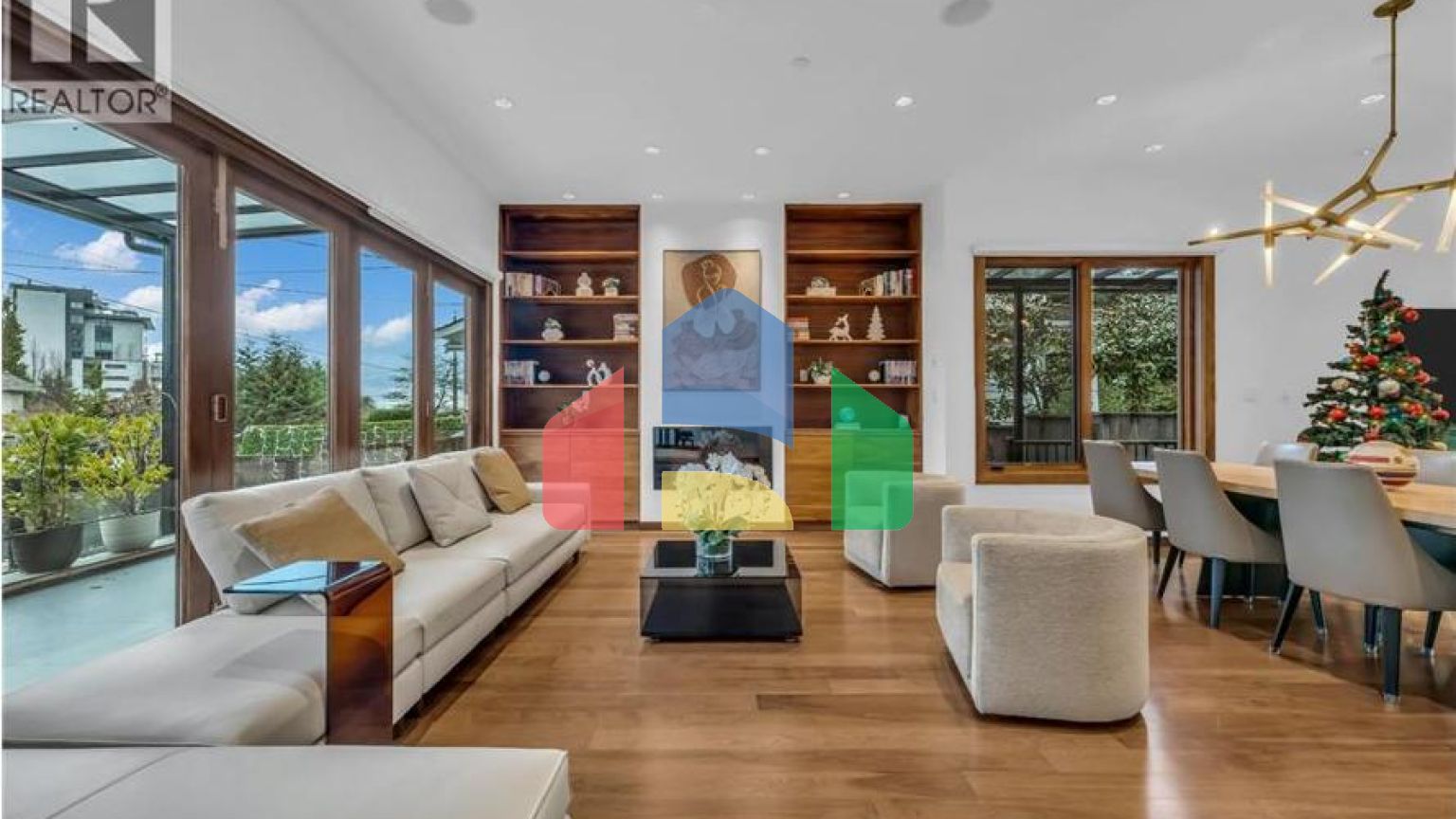 Residential - Single Family Home - West Vancouver, Canada - Canada