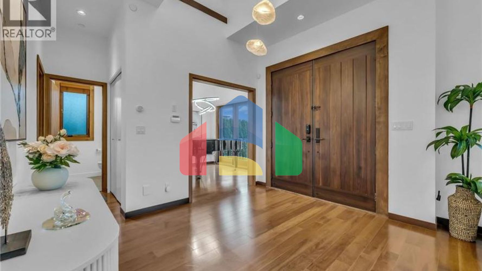 Residential - Single Family Home - West Vancouver, Canada - Canada