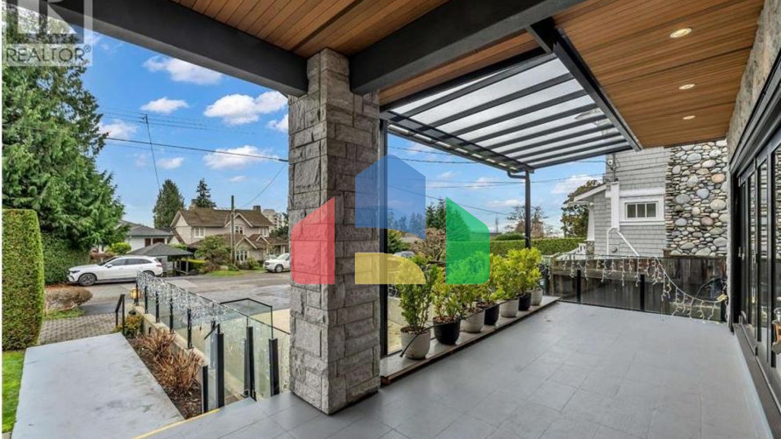 Residential - Single Family Home - West Vancouver, Canada - Canada