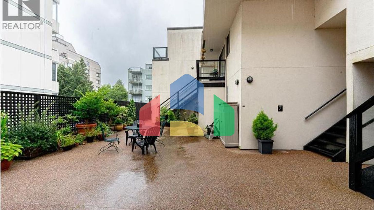 Residential - Townhouse - West Vancouver, Canada - Canada