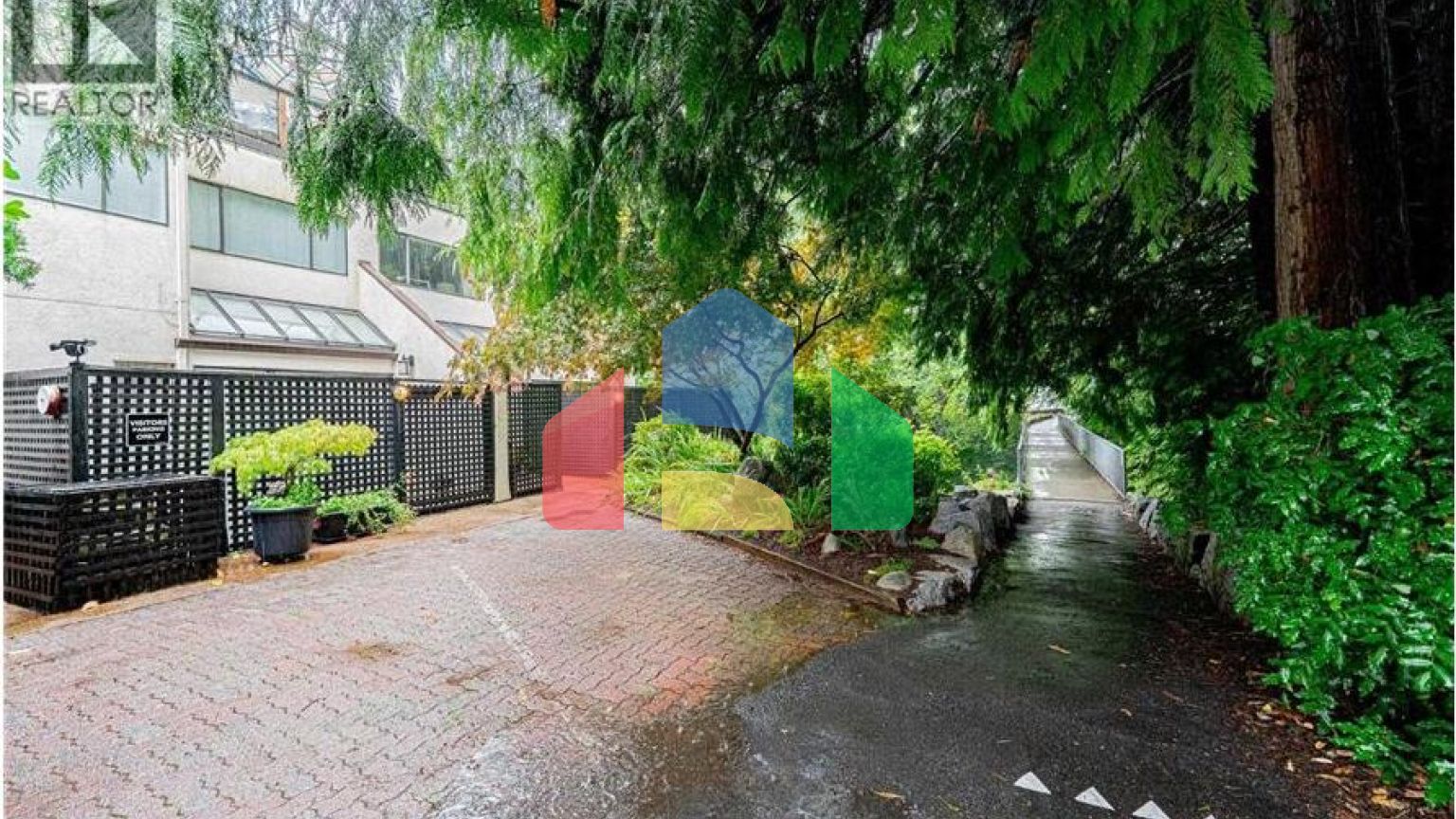 Residential - Townhouse - West Vancouver, Canada - Canada