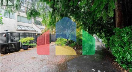 Residential - Townhouse - West Vancouver, Canada - Canada