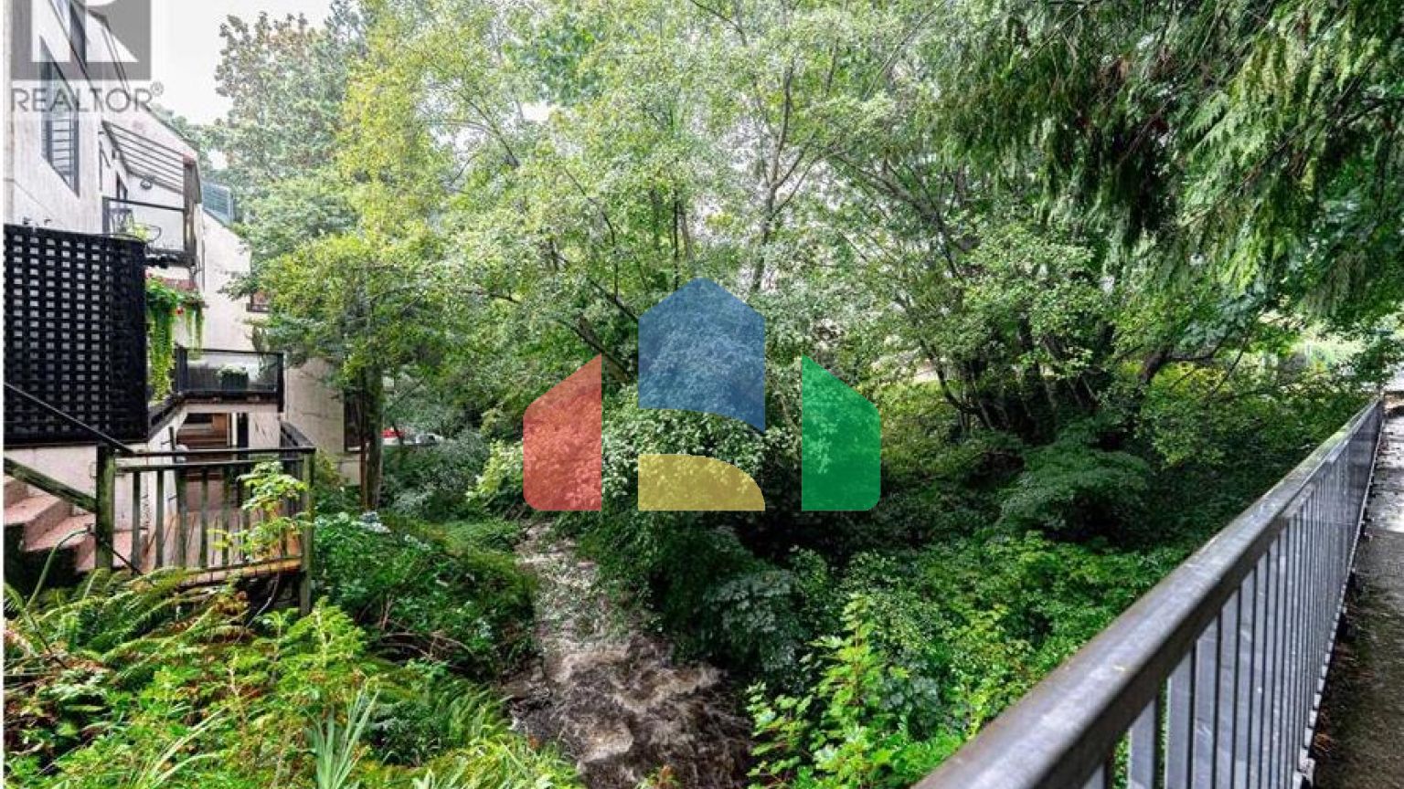 Residential - Townhouse - West Vancouver, Canada - Canada