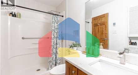 Residential - Townhouse - West Vancouver, Canada - Canada