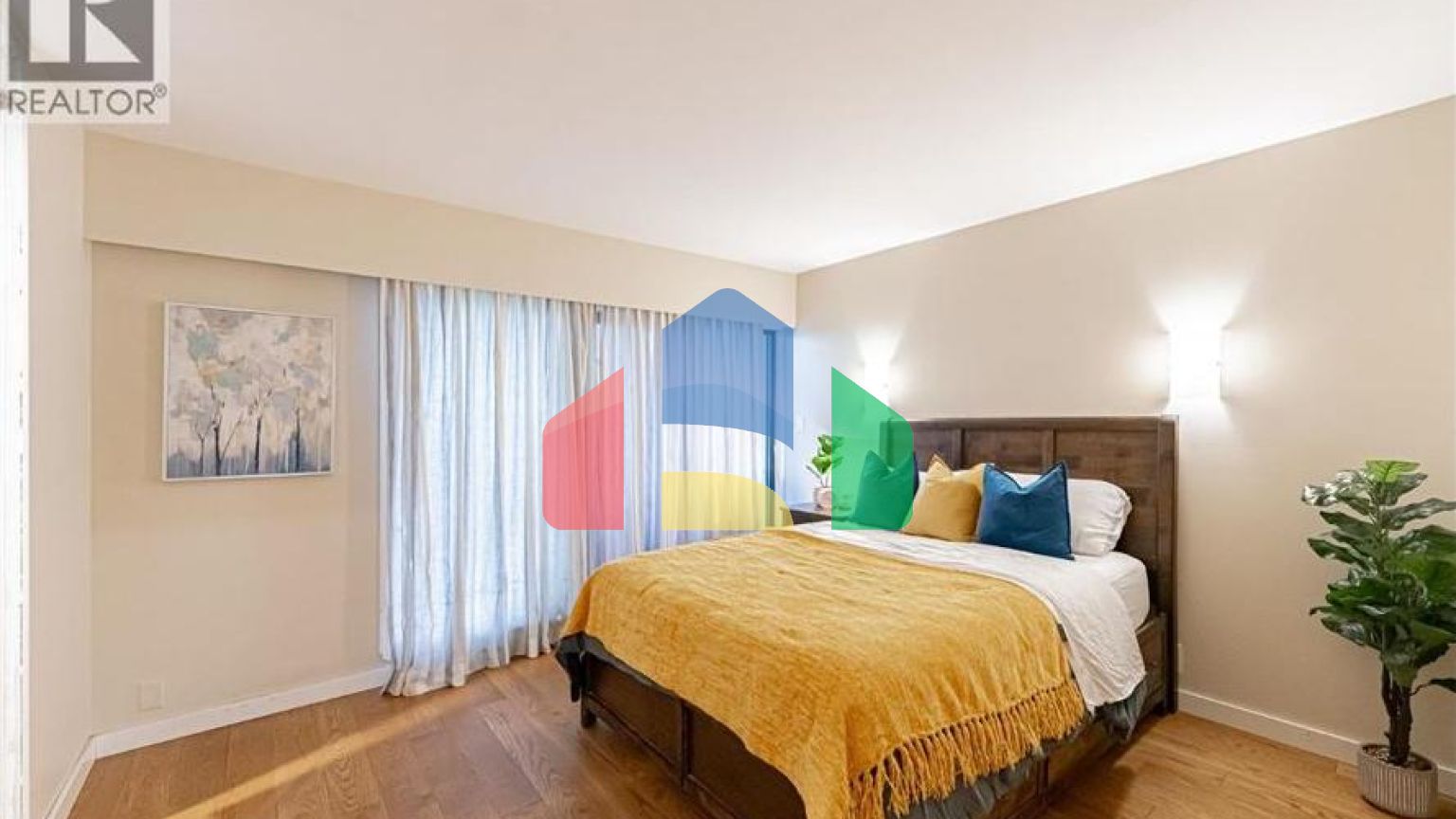 Residential - Townhouse - West Vancouver, Canada - Canada