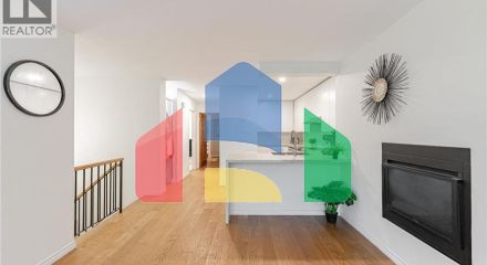 Residential - Townhouse - West Vancouver, Canada - Canada