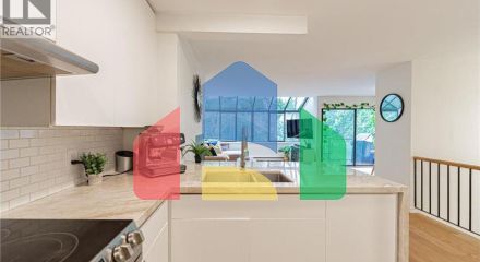 Residential - Townhouse - West Vancouver, Canada - Canada