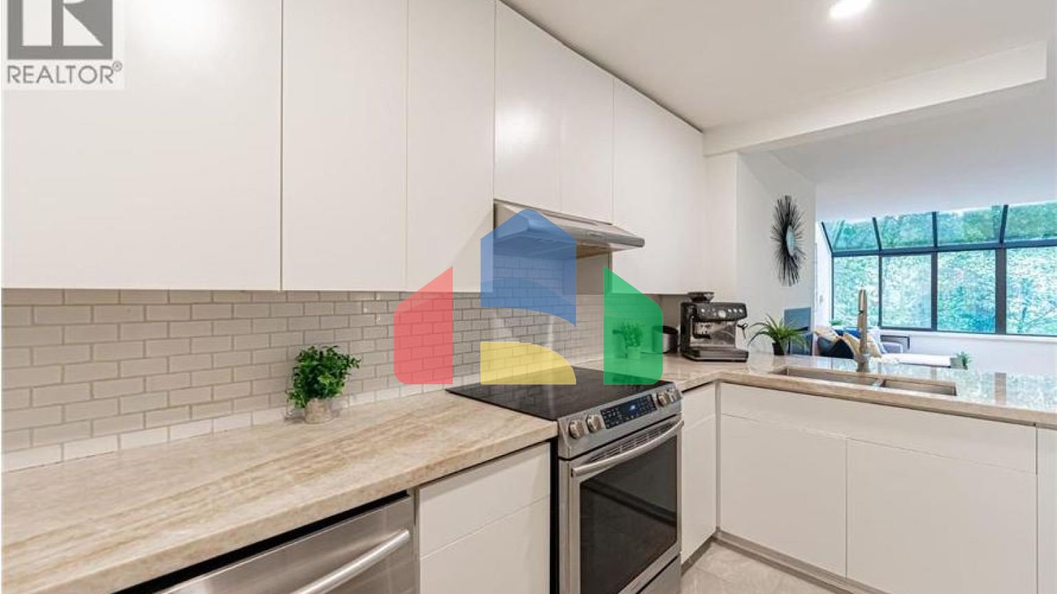 Residential - Townhouse - West Vancouver, Canada - Canada