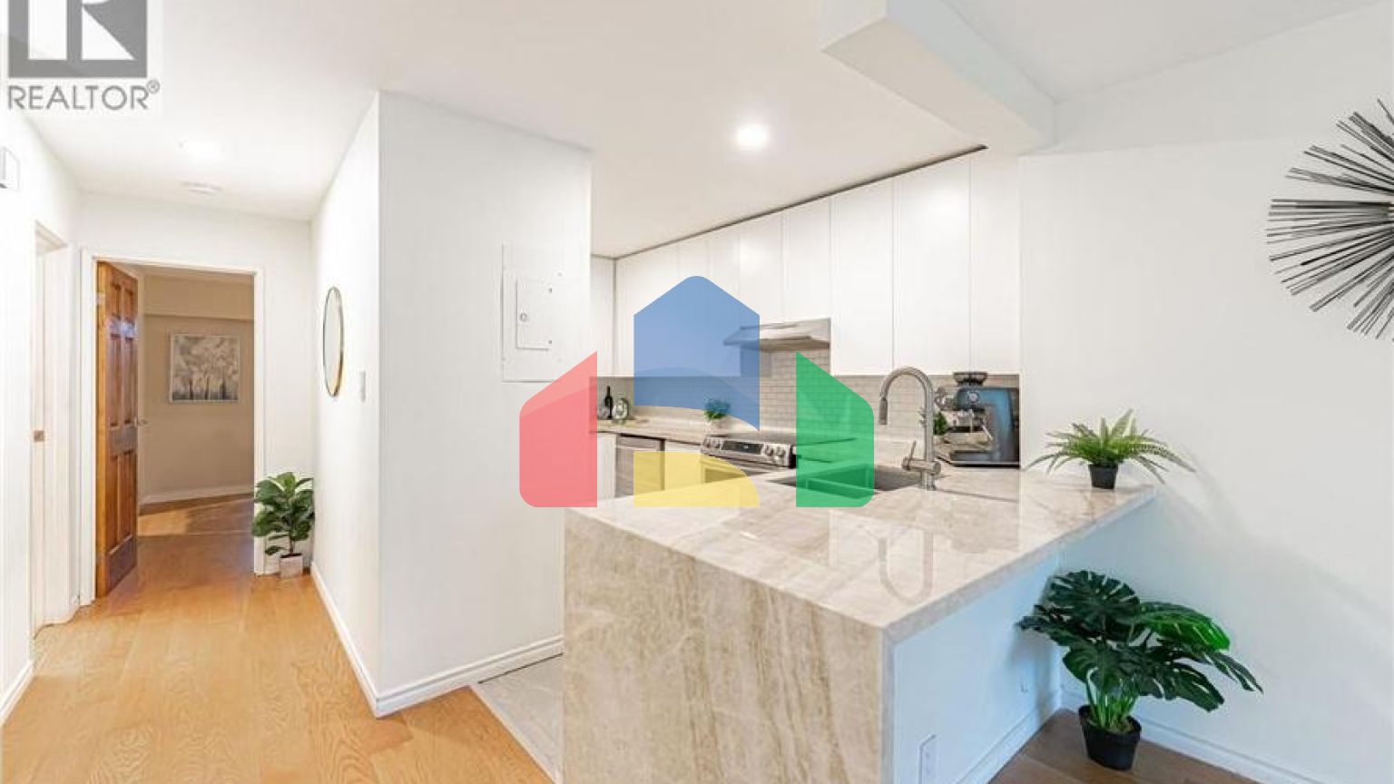 Residential - Townhouse - West Vancouver, Canada - Canada