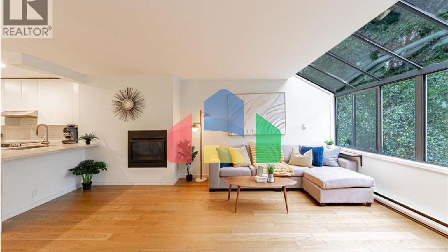 Residential - Townhouse - West Vancouver, Canada - Canada