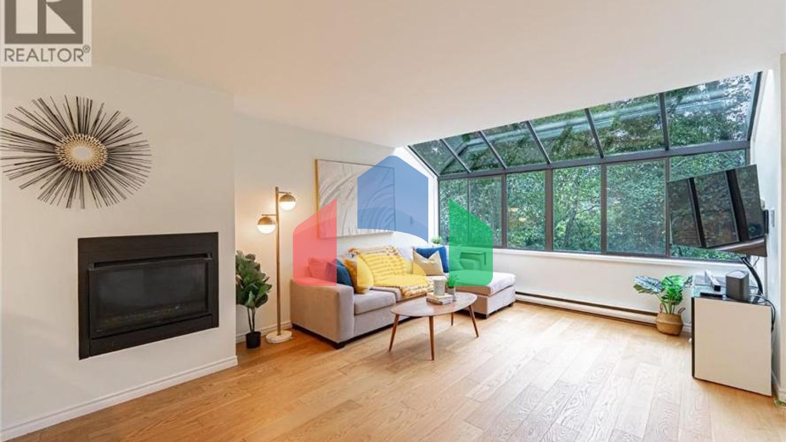 Residential - Townhouse - West Vancouver, Canada - Canada