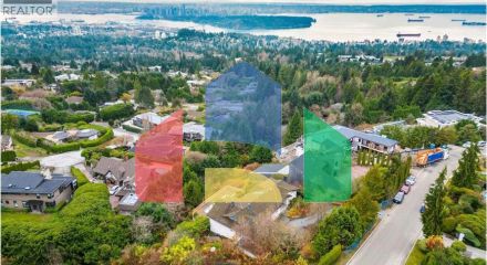 Residential - Single Family Home - West Vancouver, Canada - Canada