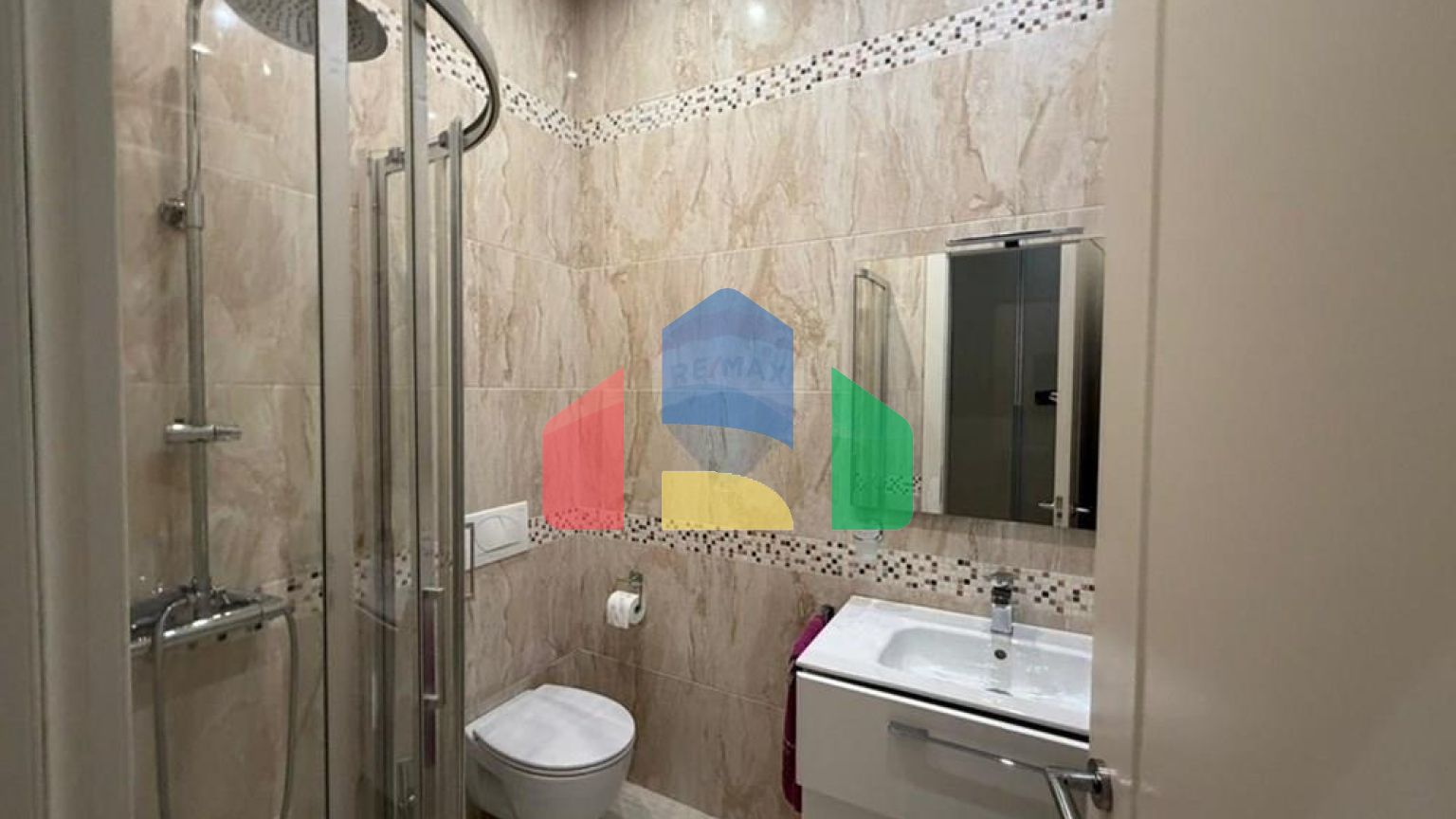 Residential - Condo/Apartment - Liqeni I Thatë, Liqeni I Thatë, Tiranë - AL