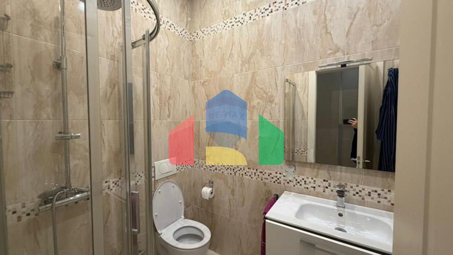 Residential - Condo/Apartment - Liqeni I Thatë, Liqeni I Thatë, Tiranë - AL