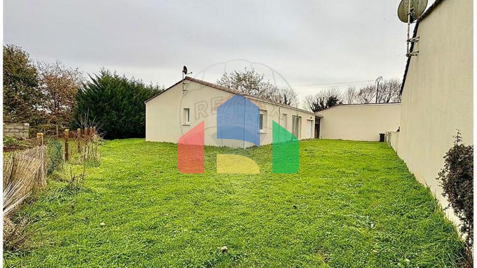 Residential - Single Family Home - Sainte-Gemme, , Nouvelle-Aquitaine - FR