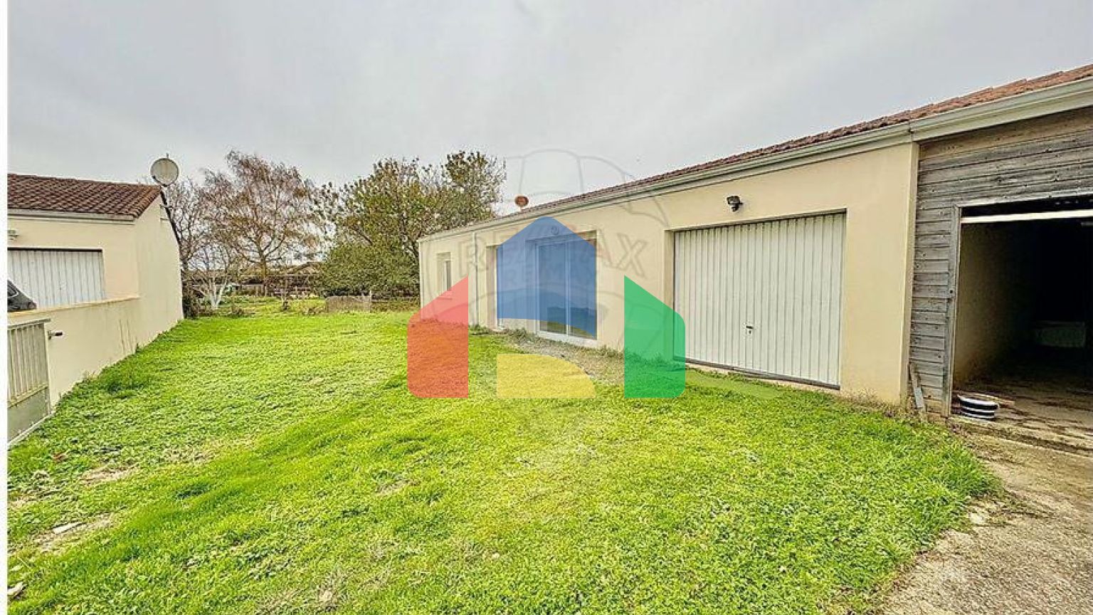 Residential - Single Family Home - Sainte-Gemme, , Nouvelle-Aquitaine - FR