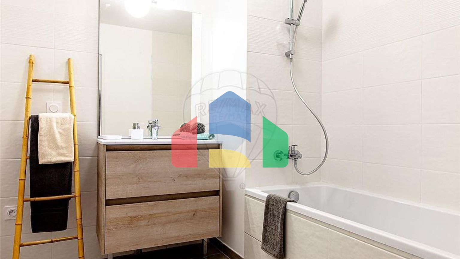 Residential - Condo/Apartment - Challes-les-Eaux, , Auvergne-Rhône-Alpes - FR