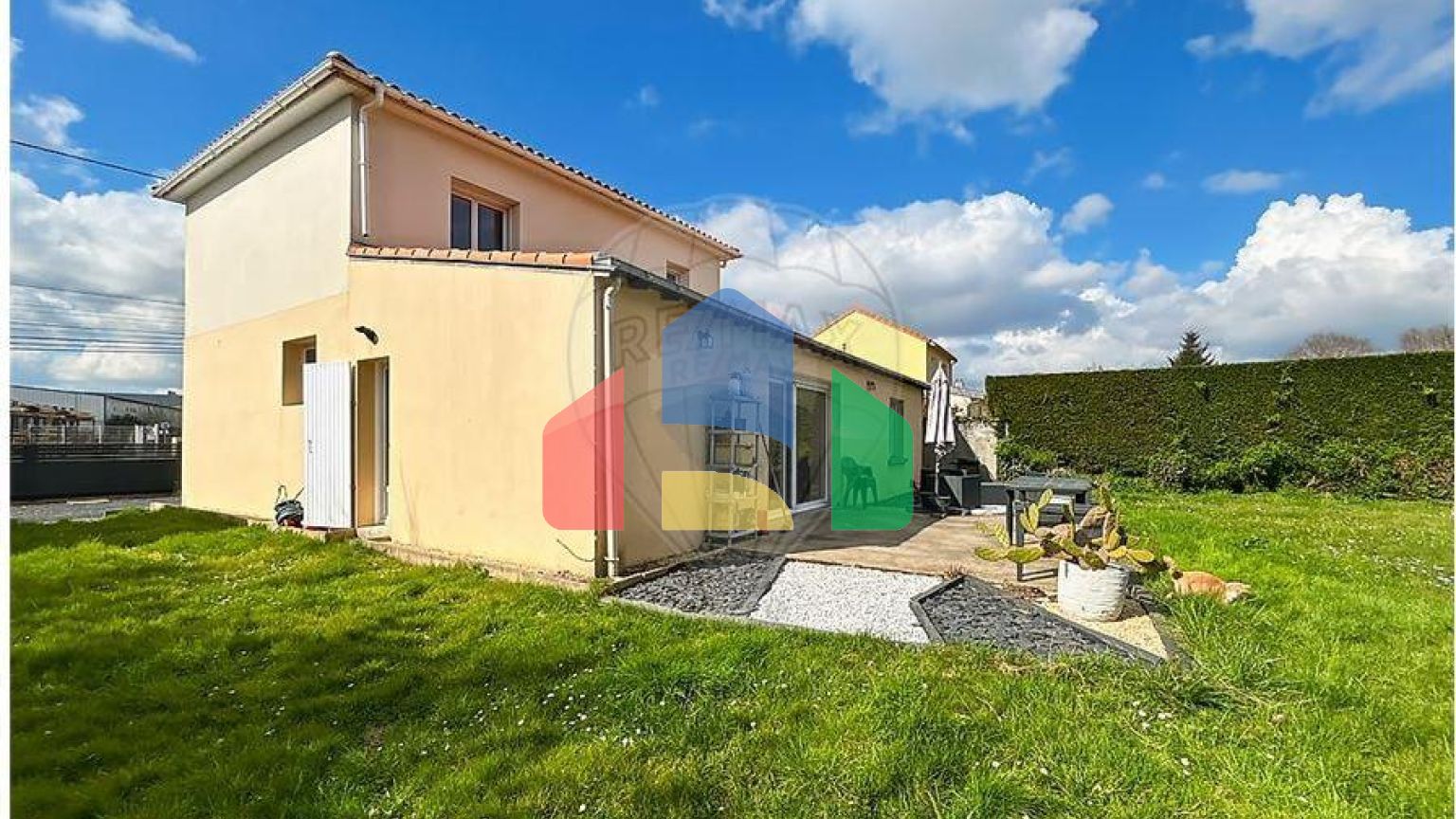 Residential - Single Family Home - Sainte-Luce-sur-Loire, , Pays de la Loire - FR