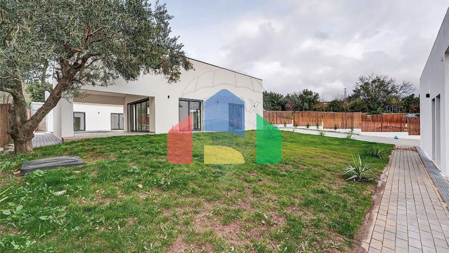 Residential - Single Family Home - T3 - Loule (Sao Clemente), Loule - PT