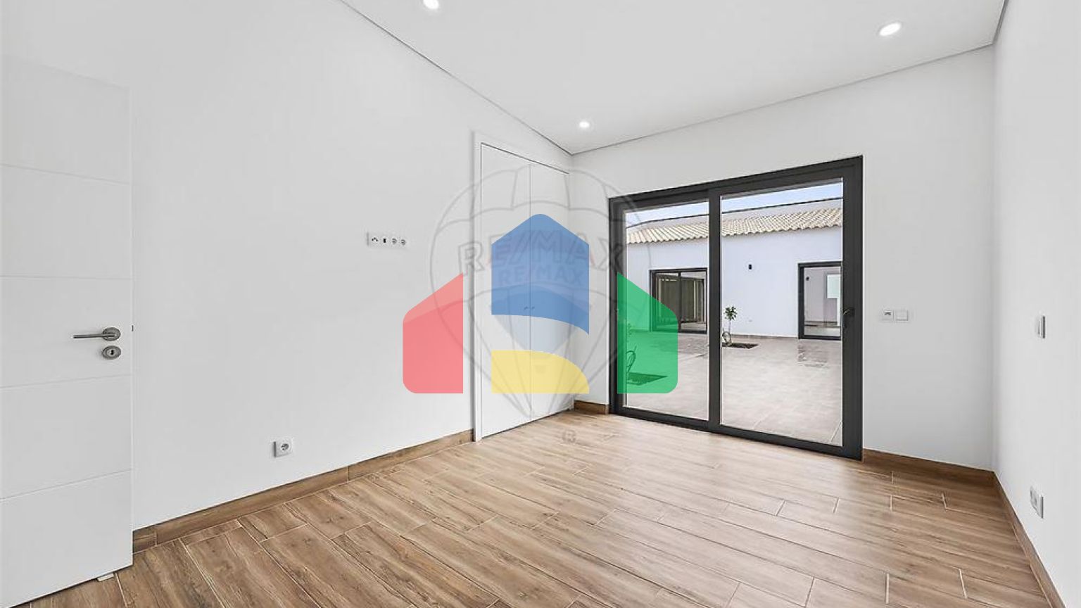 Residential - Single Family Home - T3 - Loule (Sao Clemente), Loule - PT