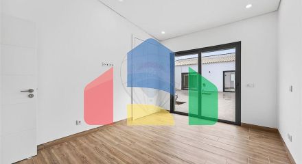 Residential - Single Family Home - T3 - Loule (Sao Clemente), Loule - PT