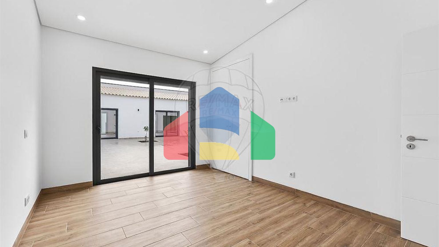 Residential - Single Family Home - T3 - Loule (Sao Clemente), Loule - PT