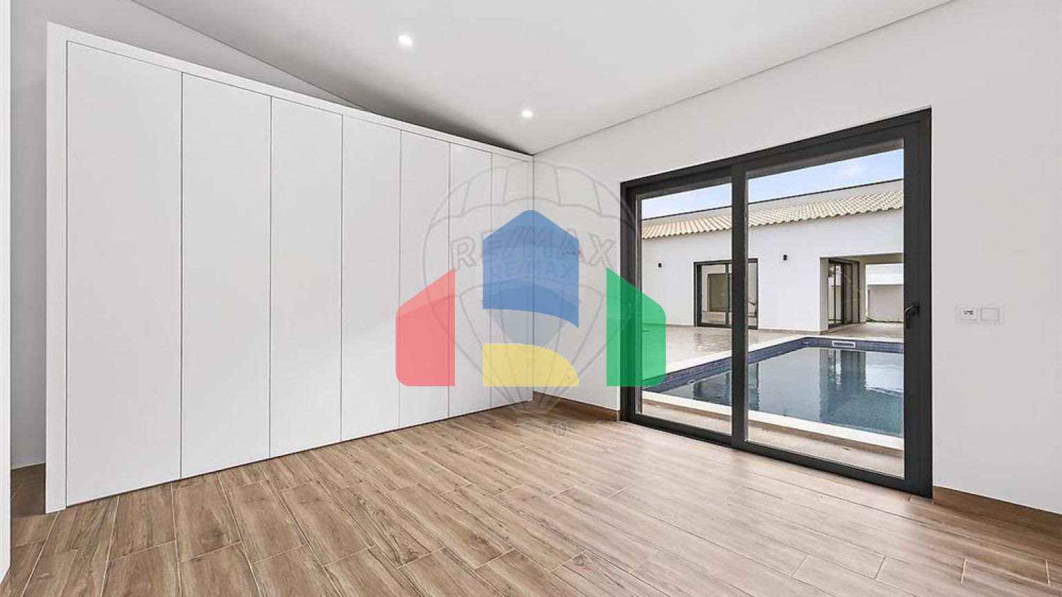 Residential - Single Family Home - T3 - Loule (Sao Clemente), Loule - PT