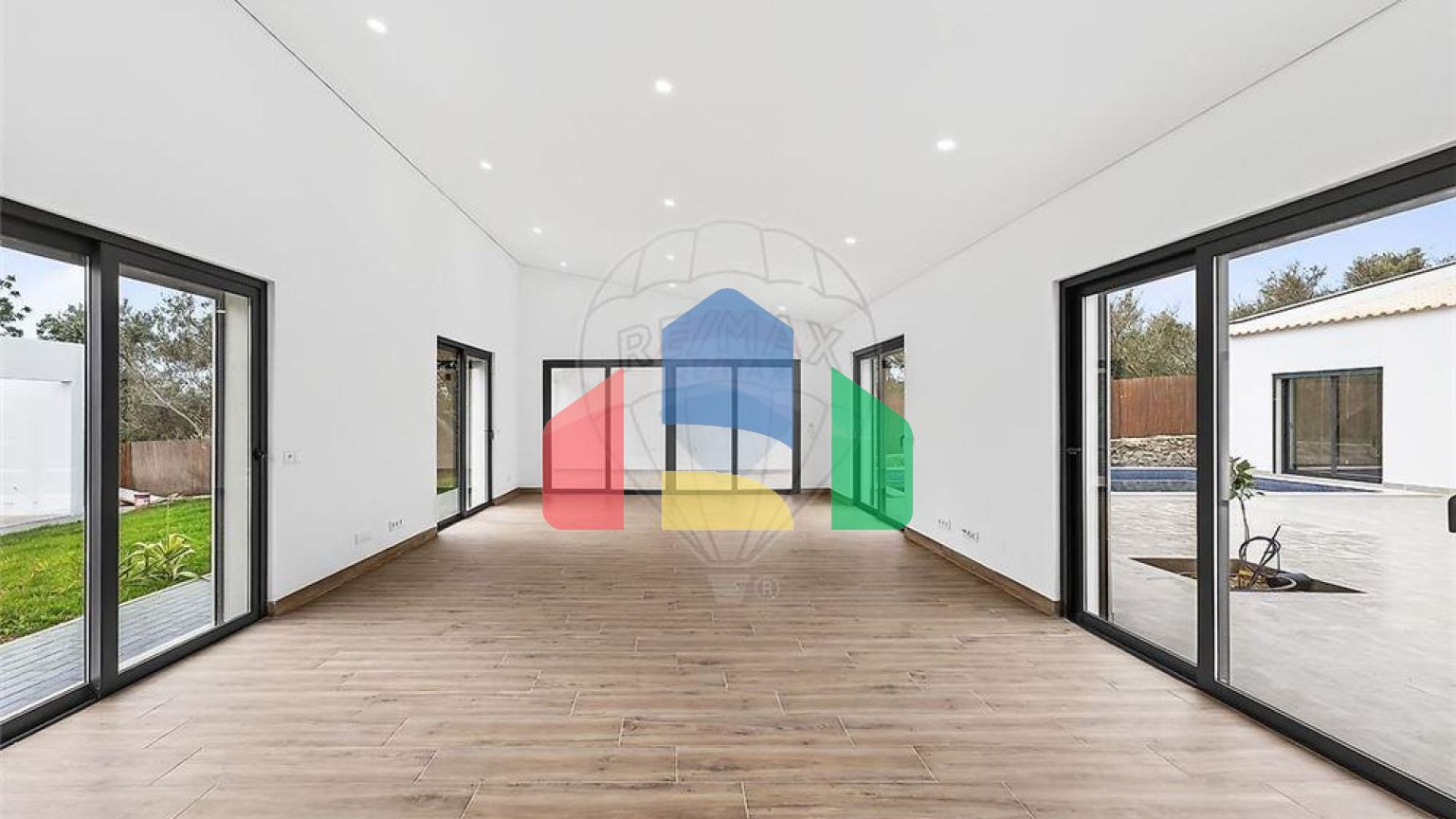 Residential - Single Family Home - T3 - Loule (Sao Clemente), Loule - PT