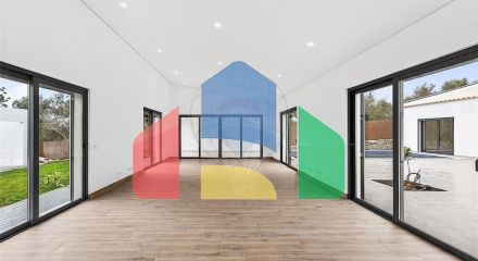 Residential - Single Family Home - T3 - Loule (Sao Clemente), Loule - PT