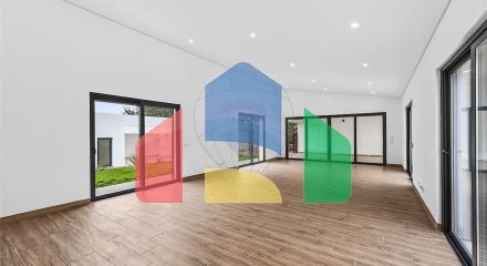 Residential - Single Family Home - T3 - Loule (Sao Clemente), Loule - PT