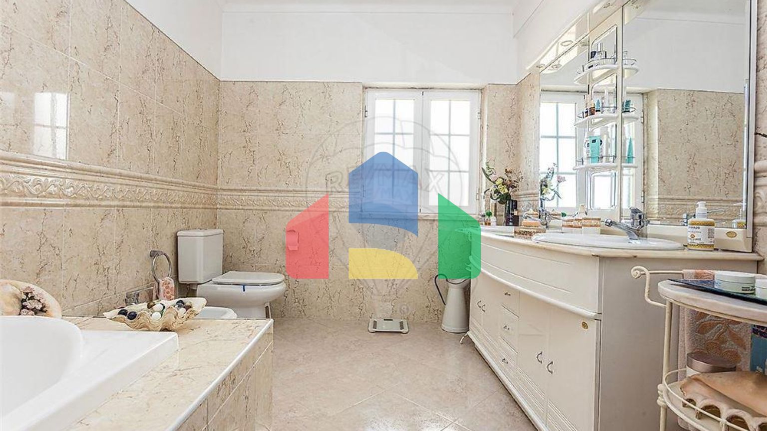 Residential - Single Family Home - T4 - Sesimbra (Castelo), Sesimbra - PT