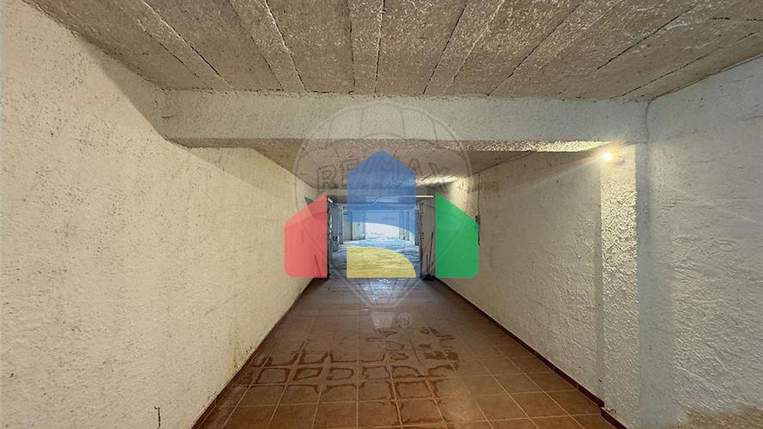 Residential - Garage - Vila Nova de Cacela, Vila Real de Santo Antonio - PT