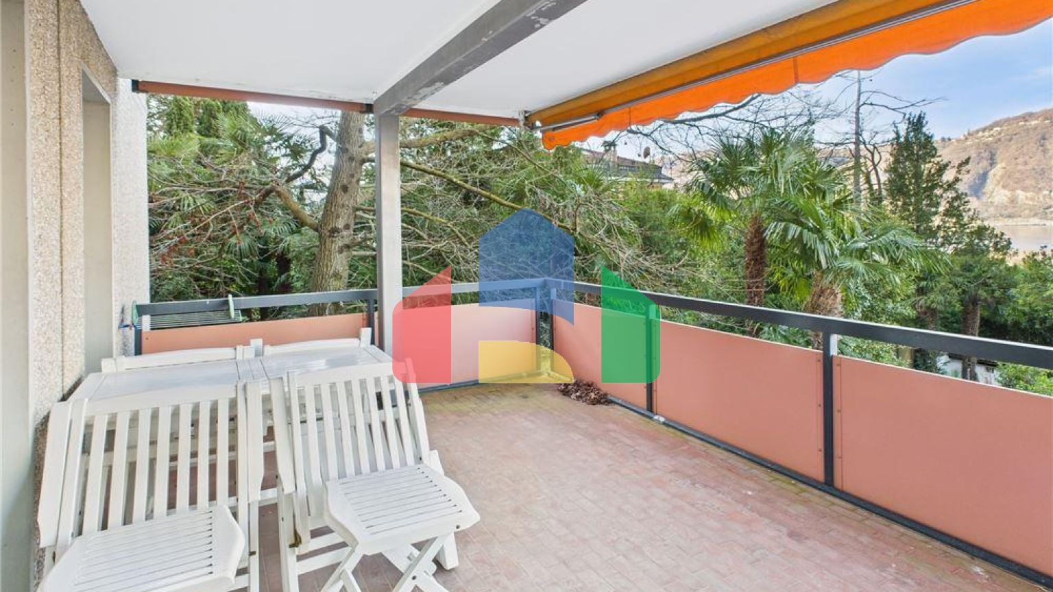 Residential - Service Apartment - Bissone, Tessin - CH