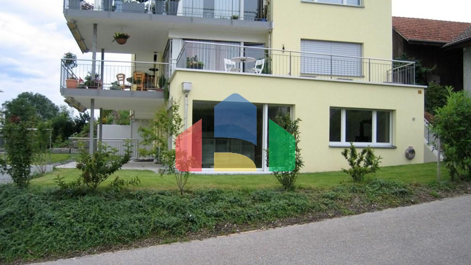 Residential - Garden Apartment - Hinwil, Zurich - CH