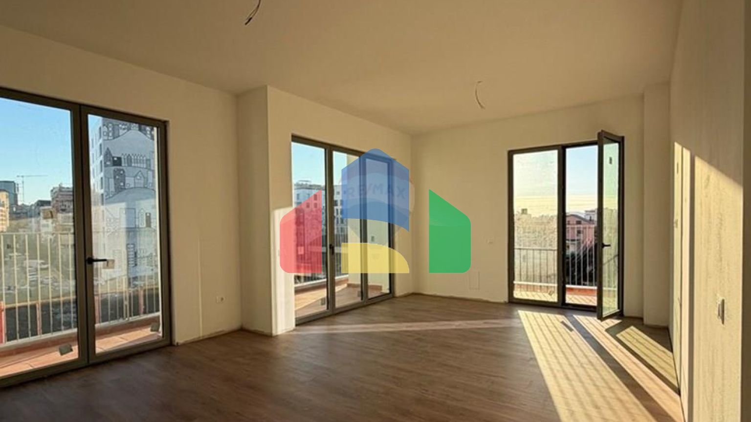 Residential - Condo/Apartment - Bulevardi i Ri, Bulevardi i Ri, Tiranë - AL