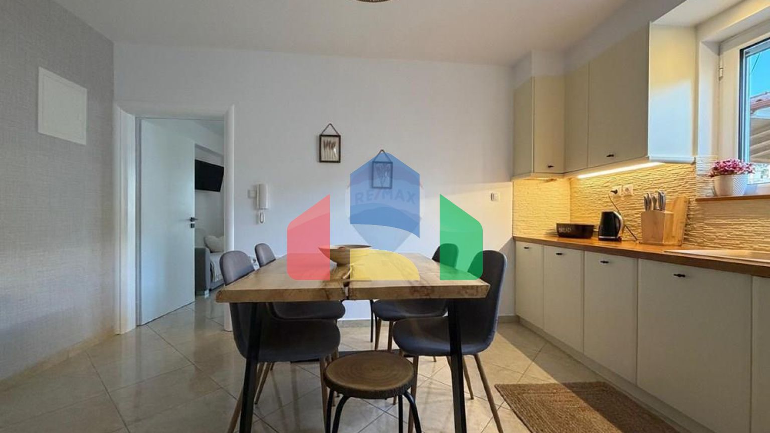 Residential - Condo/Apartment - Rruga Mitat Hoxha, Sarandë, Sarandë - AL