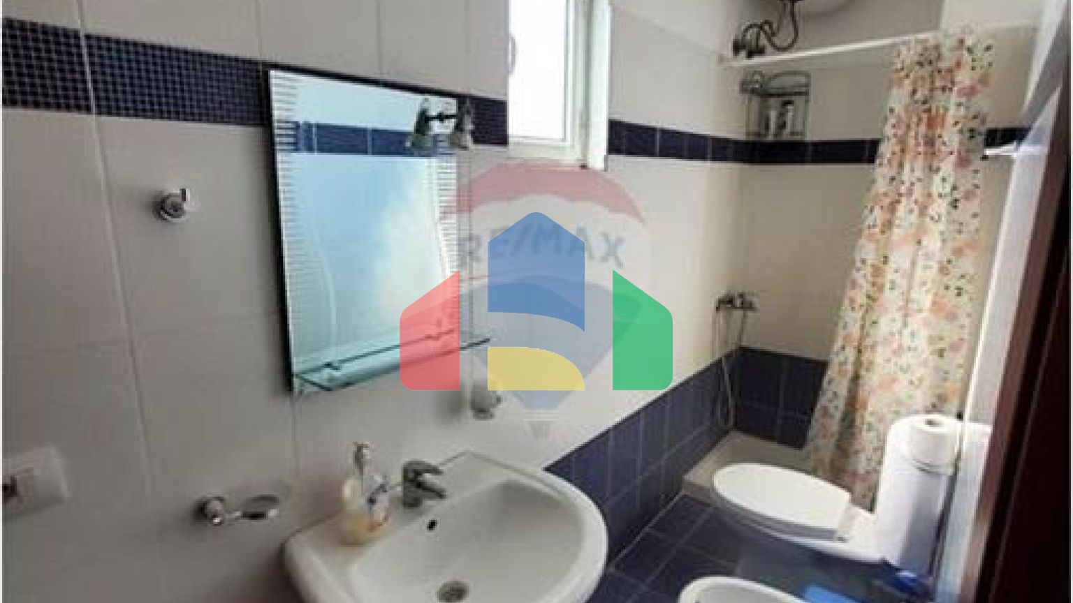 Residential - Penthouse - Rruga Mitat Hoxha, Sarandë, Sarandë - AL